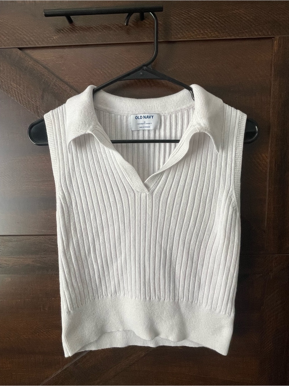 Old Navy Cream Ribbed Sleeveless V‑Neck Collared Cropped Sweater